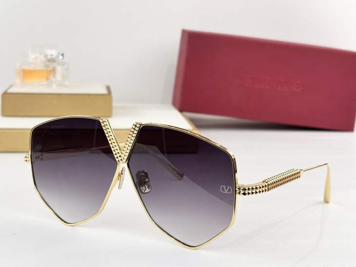 Picture of Valentino Sunglasses _SKUfw76404987fw